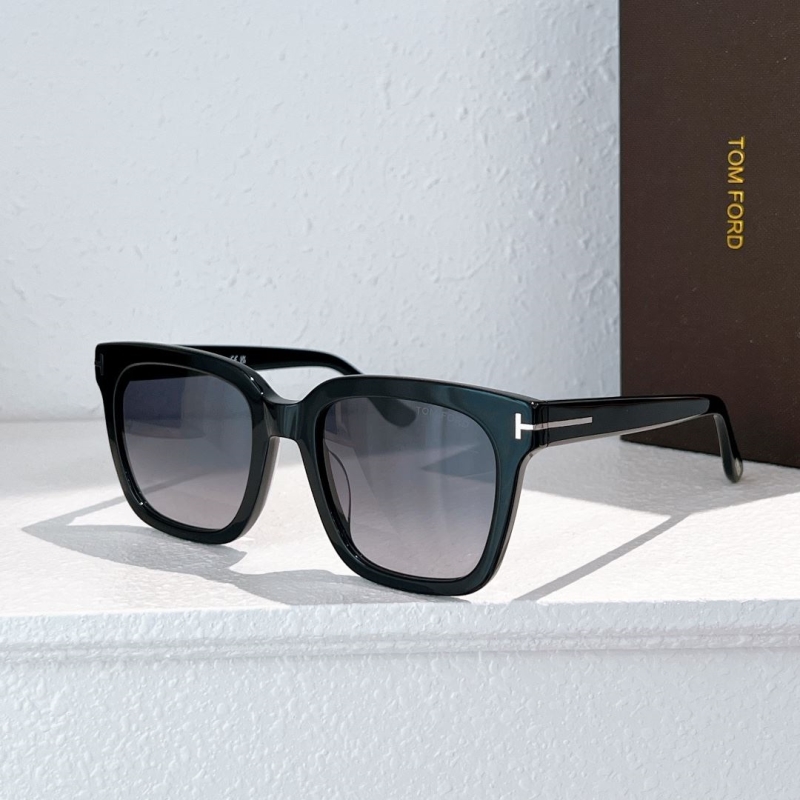 TOM FORD